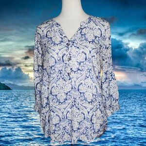 Grand & Greene 100% Rayon Blue & White Damask Print Top